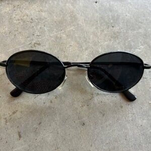 Vintage Black Wire Oval Sunglasses